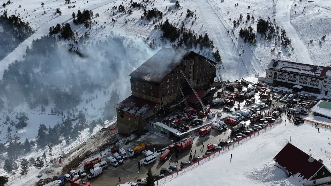 Bolu'daki otel yangınında bilirkişi raporu tamamlandı: Faciada 2 bakanlık ve belediye asli kusurlu bulundu