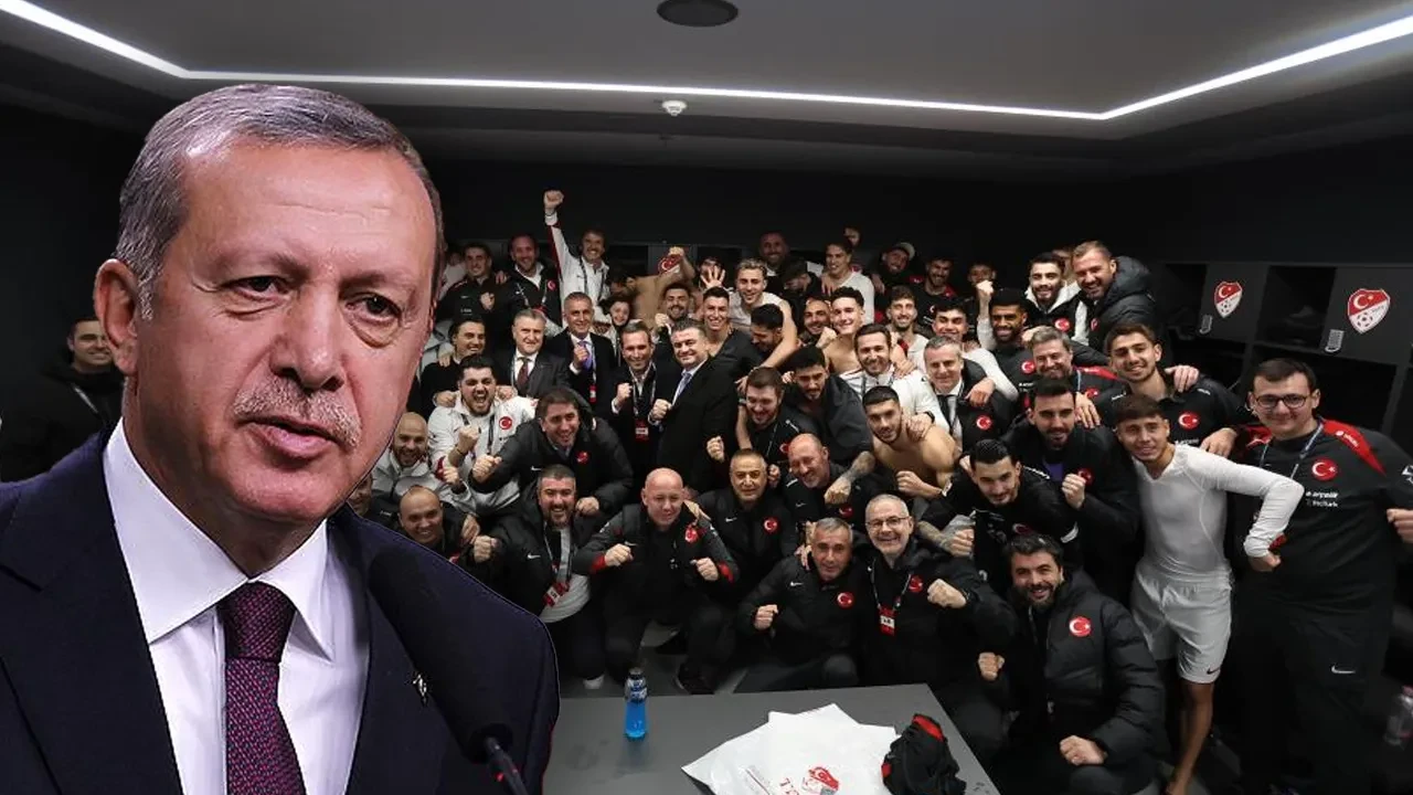 Cumhurbaşkanı Erdoğan'dan A Milli Futbol Takımı'na tebrik telefon