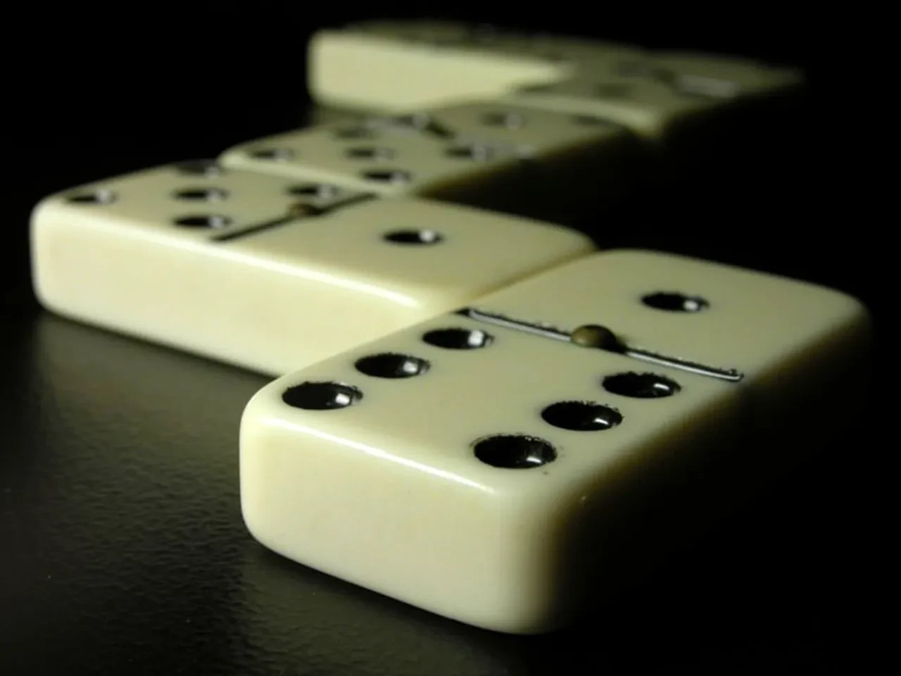 Domino Nedir ve Nasıl Oynanır? Domino Oyunu Toplam Kaçta Biter?