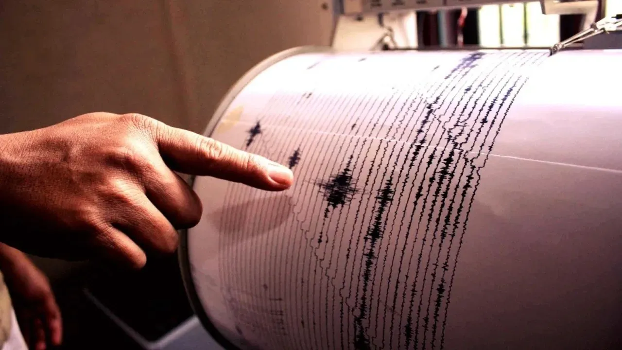 İran'da korkutan deprem! İlk veriler açıklandı
