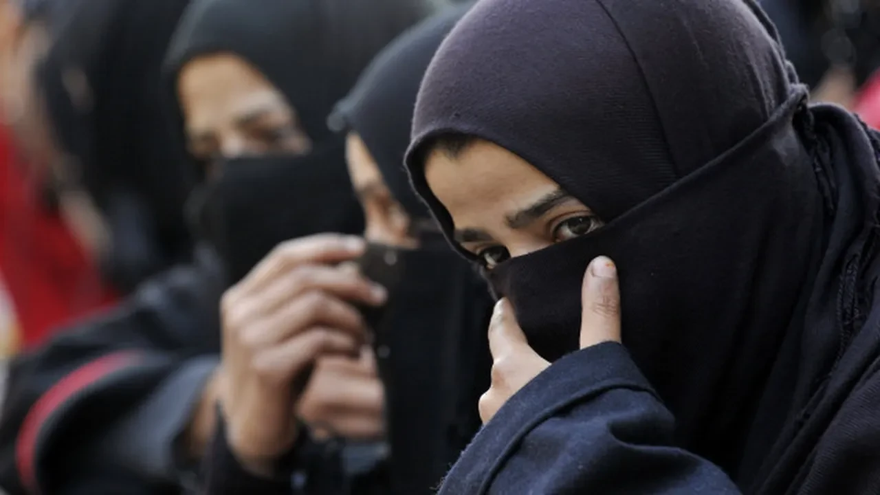 Kadın boş ol derse nikah düşer mi? İslam hukukunda boşanma (3 talak) hakkı ve süreçleri