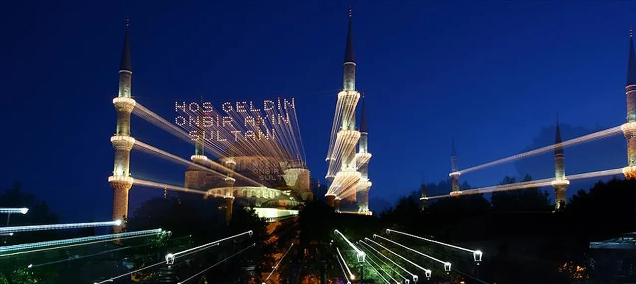 Bayram sonrası tatil mi? Çalışanları sevindirecek açıklama bekleniyor