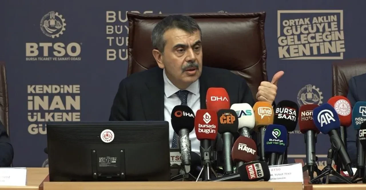 Eğitim-Sen grev kararı almıştı! Bakan Tekin'den öğretmenlere uyarı