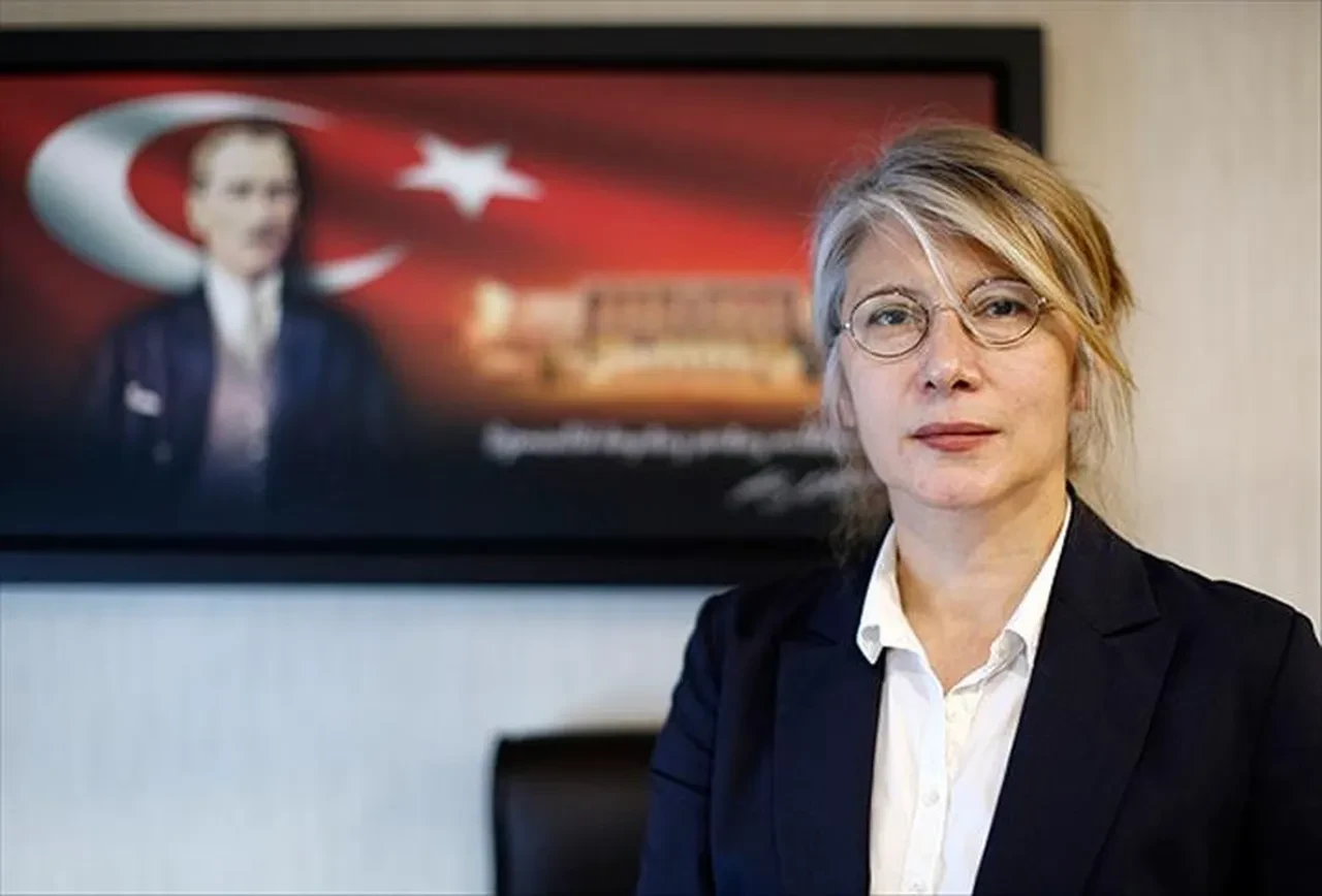 Emine Ülker Tarhan nerede? Eski konuşmaları sonrası şimdi ne yapıyor merak edildi
