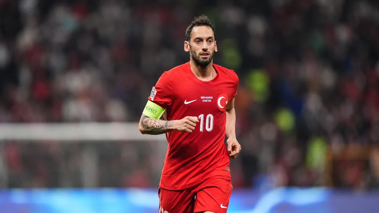 Hakan Çalhanoğlu'ndan muhteşem performans! Milli Takım'da 4. sıraya çıktı