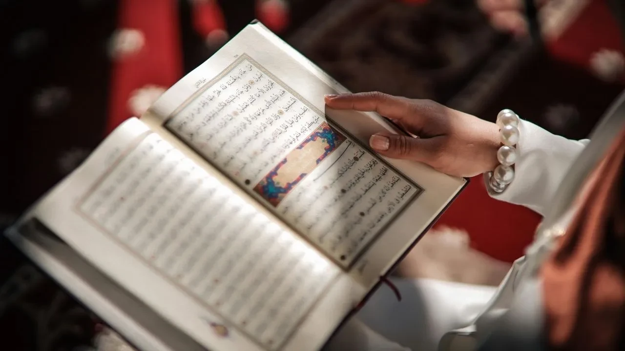 Anneye, kayınvalideye en güzel ayetli Kadir Gecesi mesajları ilgi gördü! Sevgiliye, eşe ve arkadaşa dualı Kadir Gecesi sözleri 2025