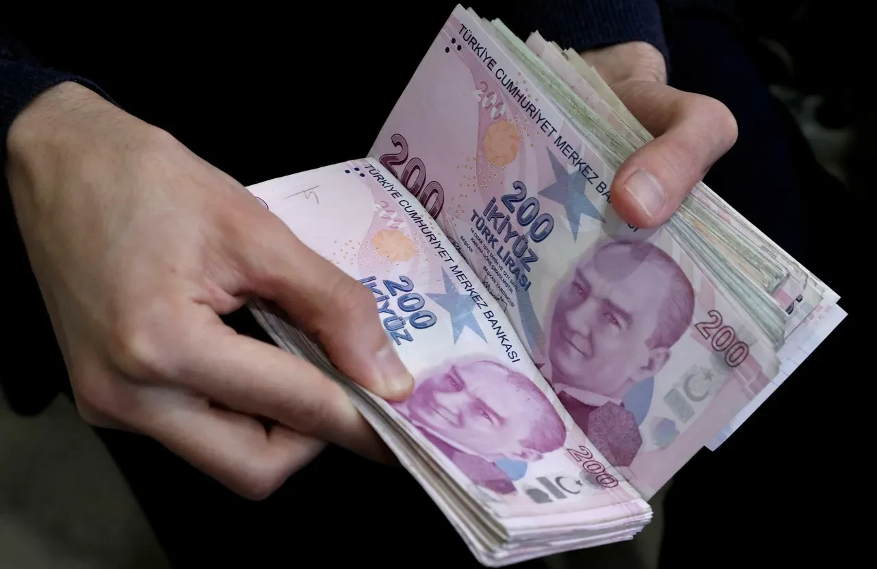 Bayramda çalışmak zorunda olan asgari ücretliler bayram mesaisi alacak mı ne kadar?