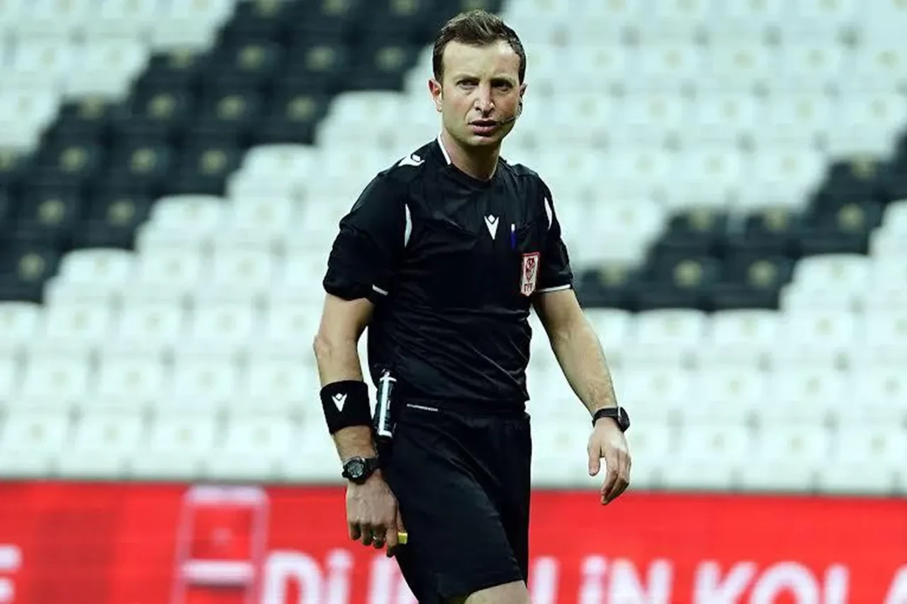 Beşiktaş Galatasaray maçı hakemi kim oldu? Derbi hakemi Yasin Kol'un yönettiği maçlar ve BJK GS karnesi