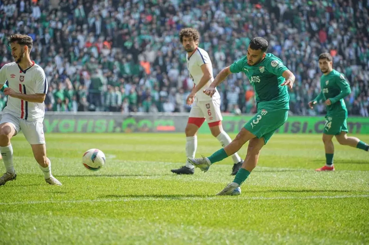 Bursaspor maçı hangi kanalda? Bulvarspor maçının ne zaman, saat kaçta oynanacağı duyuruldu, puan farkı 10'a çıkabilir