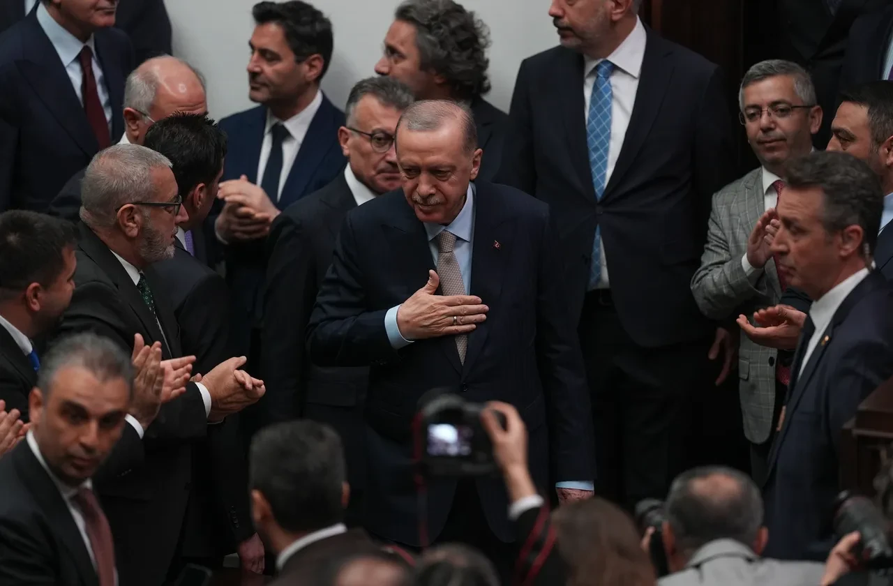 Cumhurbaşkanı Erdoğan'dan CHP'li belediyelere yolsuzluk tepkisi: Heybedeki büyük turplar henüz dökülmedi