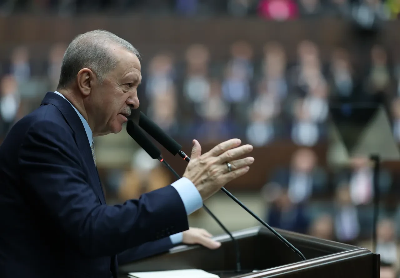 Cumhurbaşkanı Erdoğan'dan CHP'li belediyelere yolsuzluk tepkisi: Heybedeki büyük turplar henüz dökülmedi