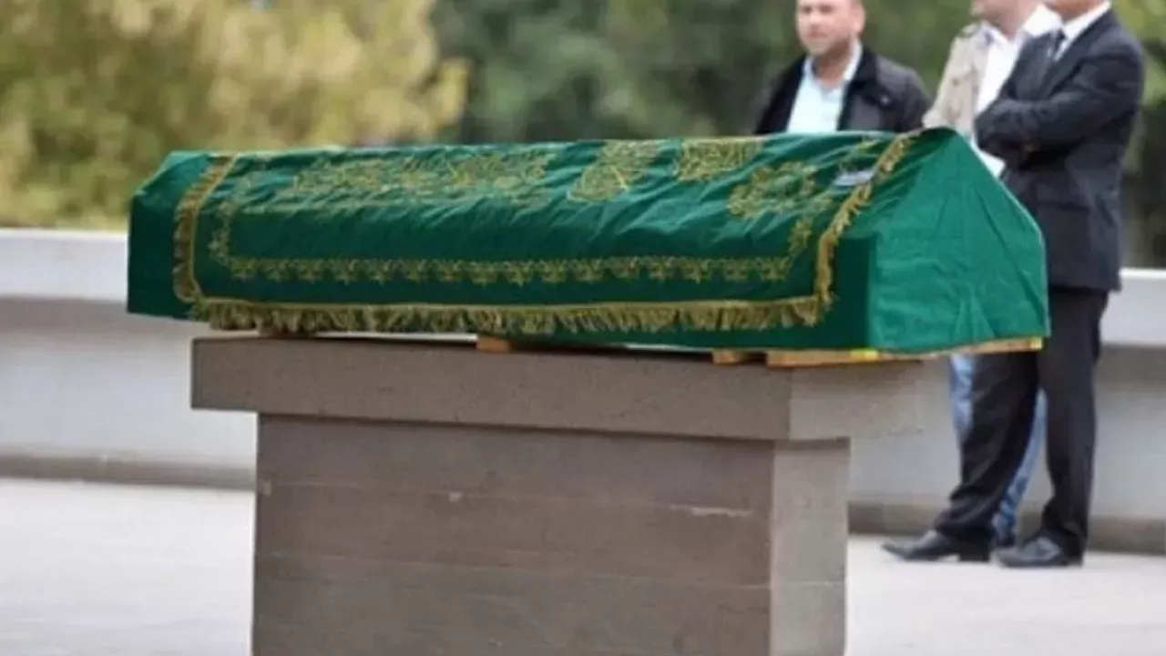 Kadınlar cenaze namazı kılabilir mi? İslam'da cenaze namazının hükmü!