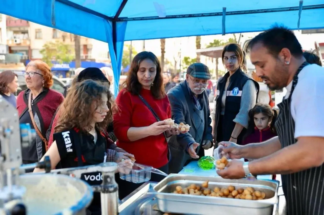 Kadir Gecesi'nde camiler doldu taştı: Eller semaya yükseldi