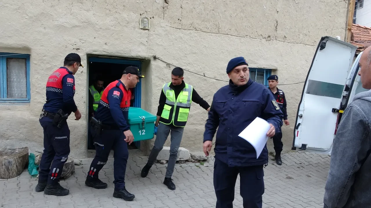 Kütahya'da kan donduran cinayet! Eşinin başkasıyla ilişkisi olduğunu öğrenince dehşet saçtı