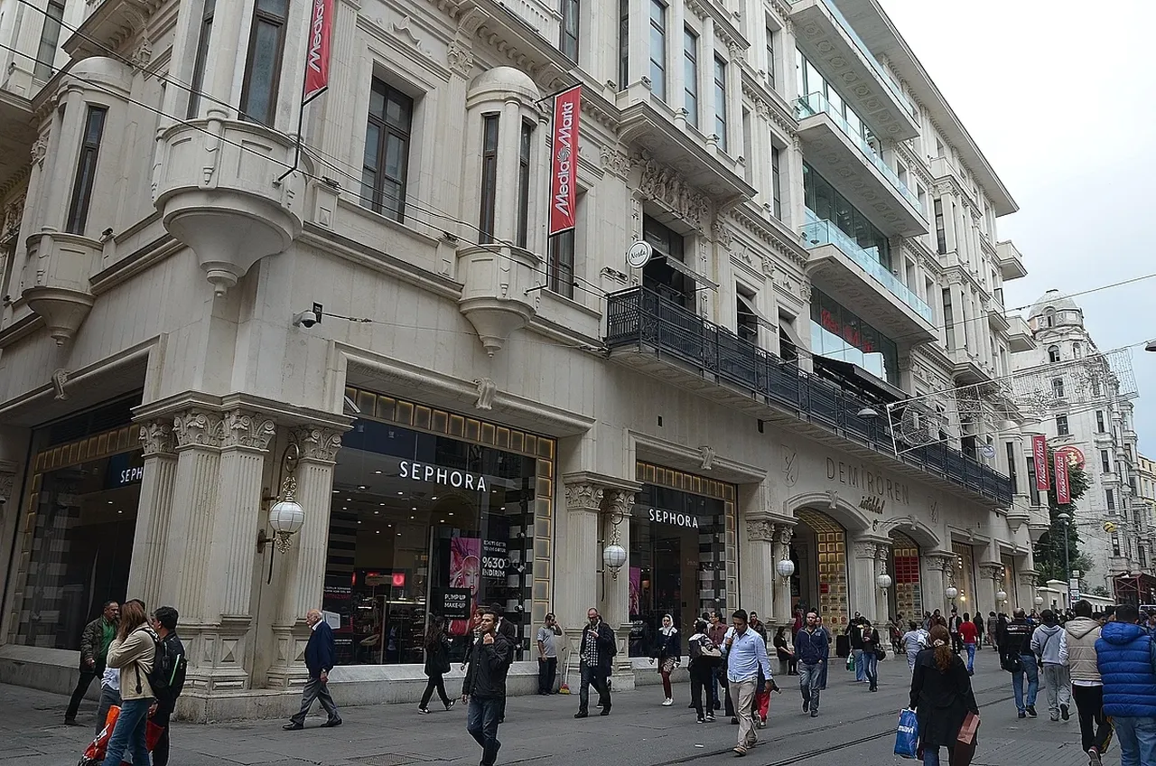 Özel'in boykot çağrısı sonrası Demirören AVM'nin ismi değişti mi?