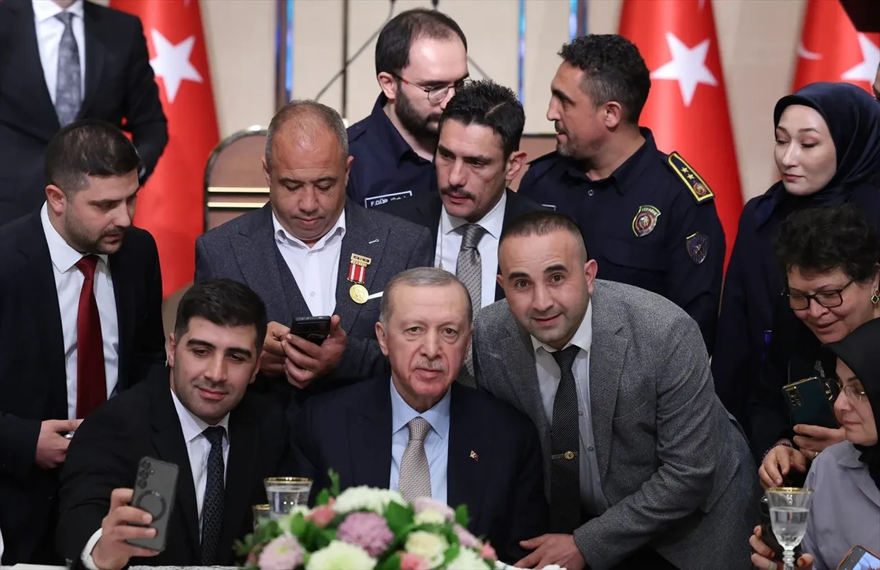 Son dakika | Cumhurbaşkanı Erdoğan müjdeyi verdi! Ramazan Bayramı tatili uzatıldı