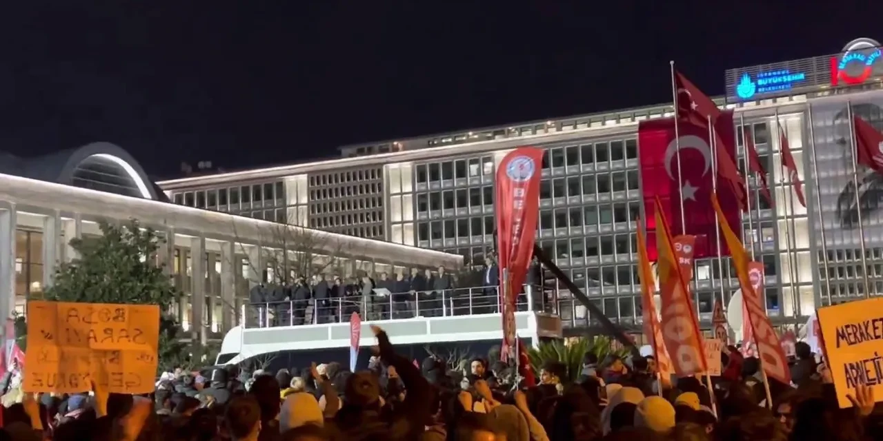 Gazeteci Cem Küçük'ten çok konuşulacak iddia! 'Tapeler ortaya çıkabilir'