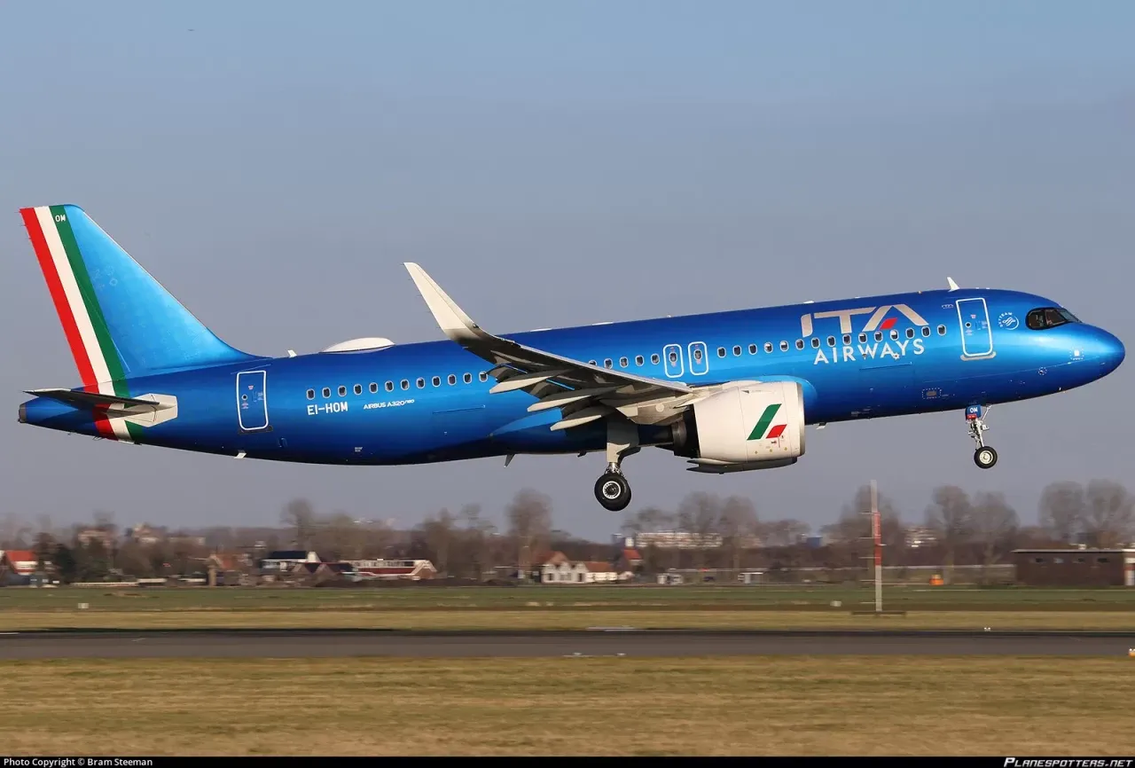 İsrail'e giden İtalyan uçağına füze tehdidi! Deniz üzerinde tur attı