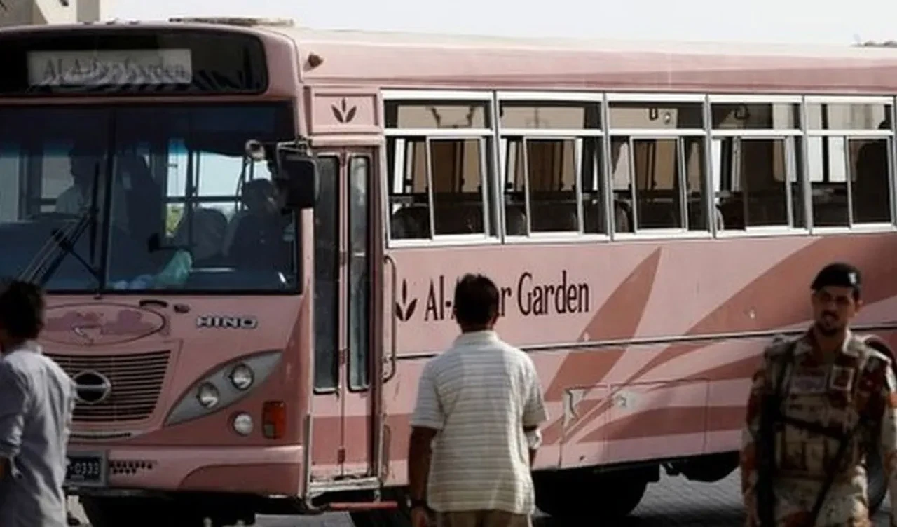 Pakistan'da katliam gibi saldırı! Otobüsten indirip kurşun yağmuruna tuttular