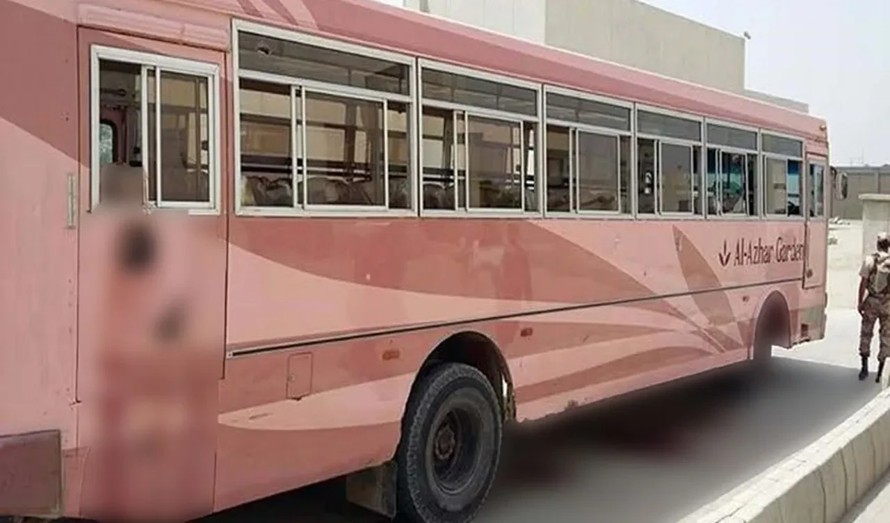 Pakistan'da katliam gibi saldırı! Otobüsten indirip kurşun yağmuruna tuttular