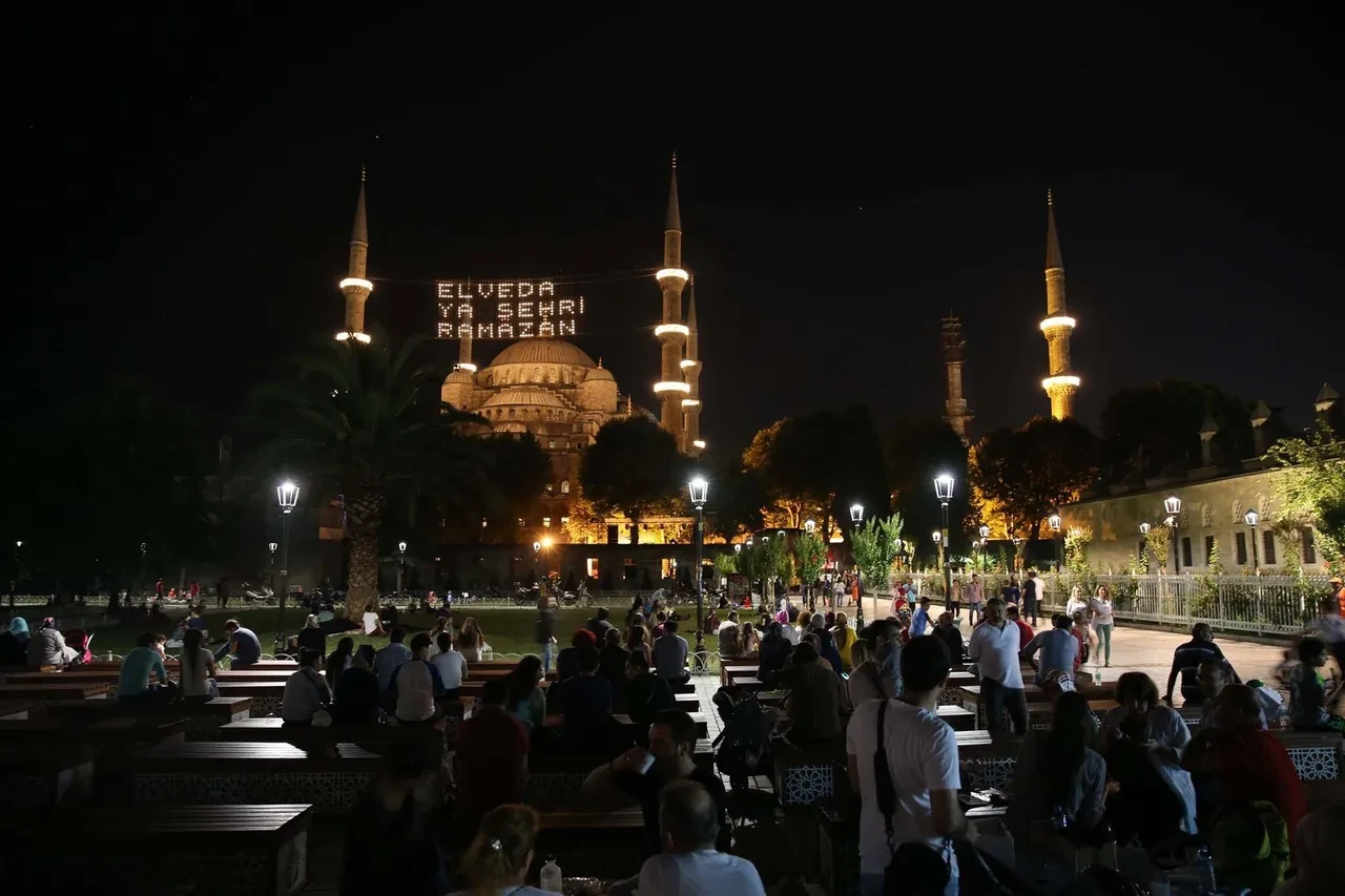 Ramazan Bayramı'nda nasıl beslenmeliyiz? Uzman diyetisyenden kritik uyarılar