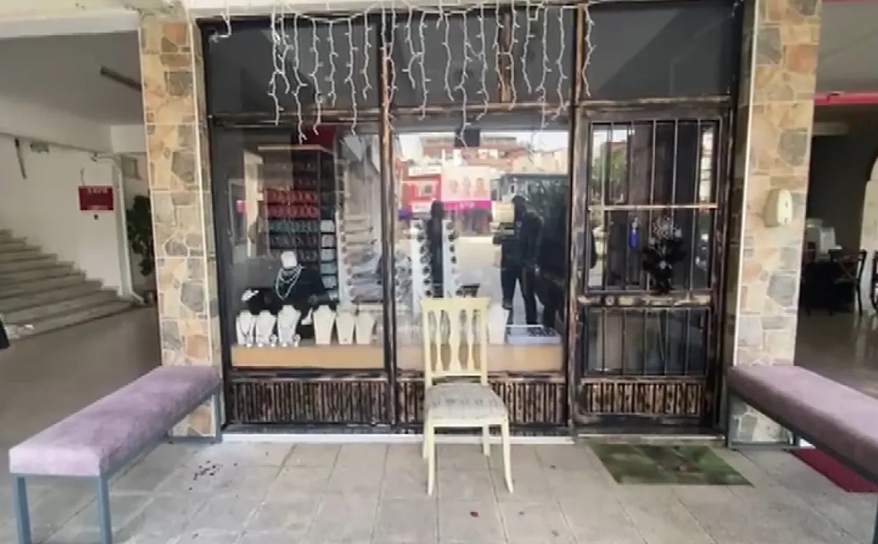 Baba ve oğulun kavgasında kan aktı! Makasla oğlunu yaraladı