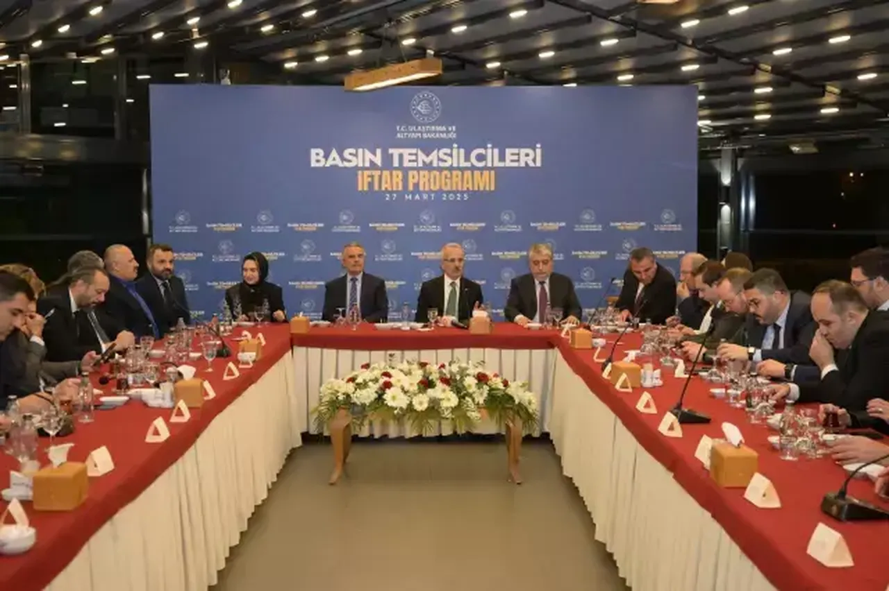 Bakan Uraloğlu müjdeyi verdi! Ankara ve İstanbul arası 80 dakikaya düşecek