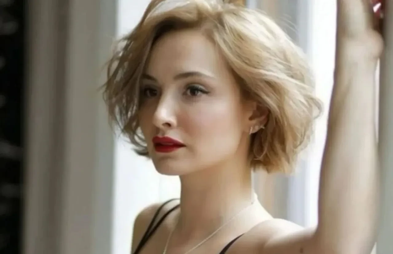 Başak Gümülcinelioğlu “Muhabir” dizisinin Duygu’su oldu