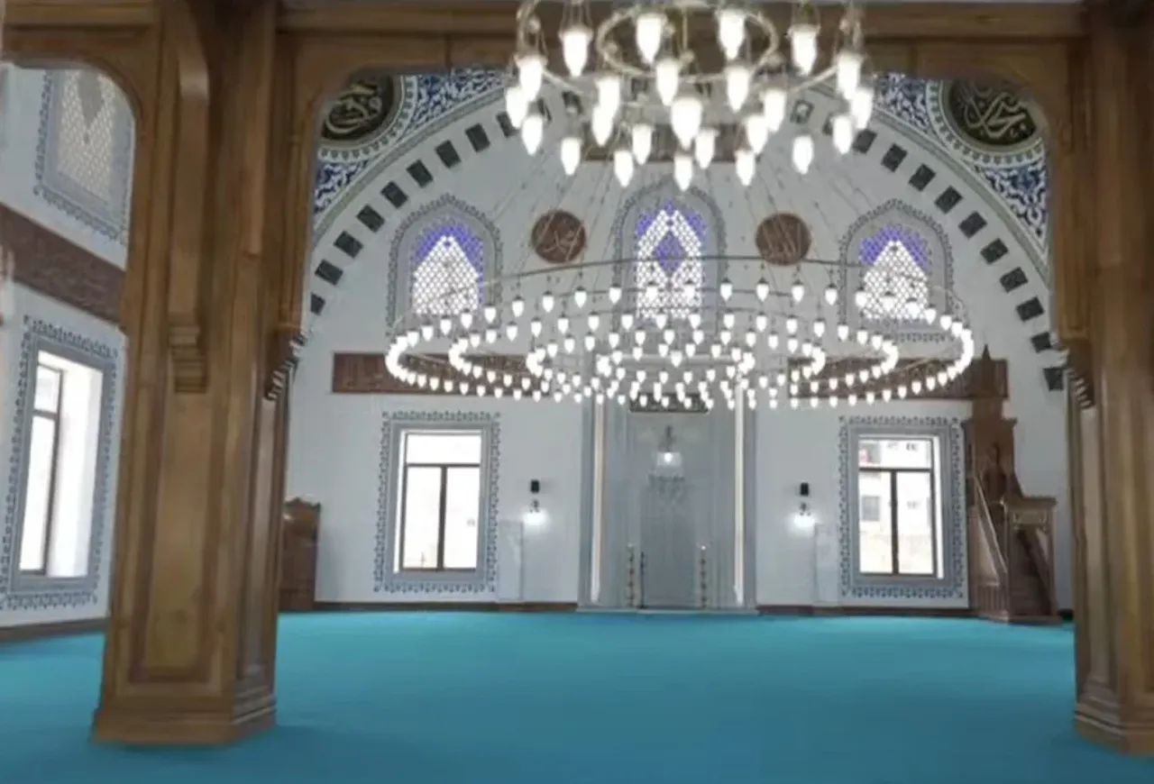 Cumhurbaşkanı Erdoğan Gine'de cami açtı! 'Osmanlı mimarisi göz dolduruyor'