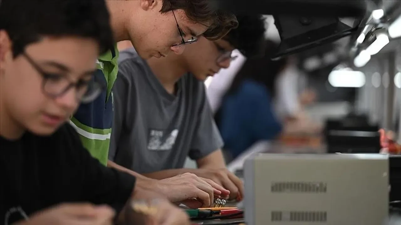 İşverenlerin stajyerlere ödediği ücrete devlet desteği! Bakan Işıkhan'dan açıklama