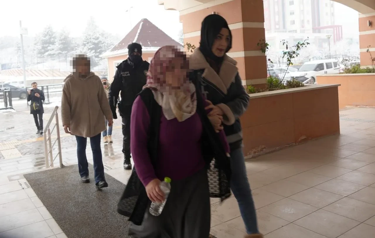 Mezarlıkta damatlarını kurşun yağmuruna tutmuşlardı! Sanıklara ceza yağdı