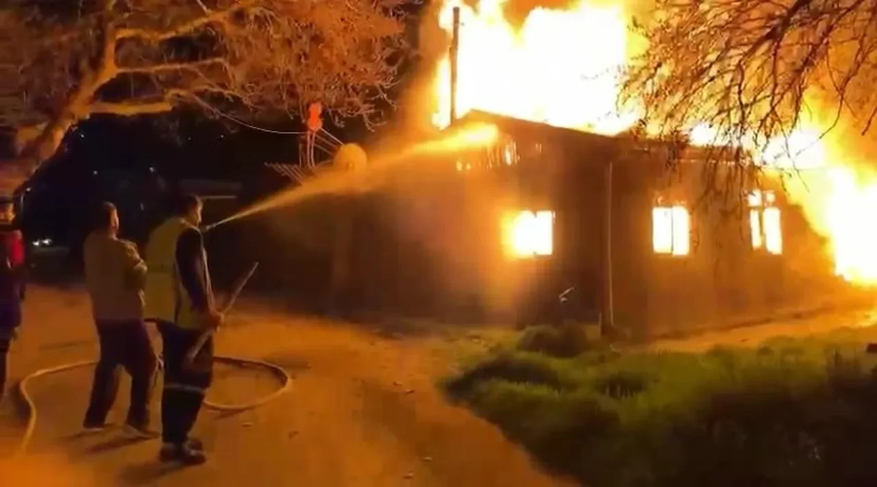 Mudanya’da korku dolu gece: 18 ev kül oldu