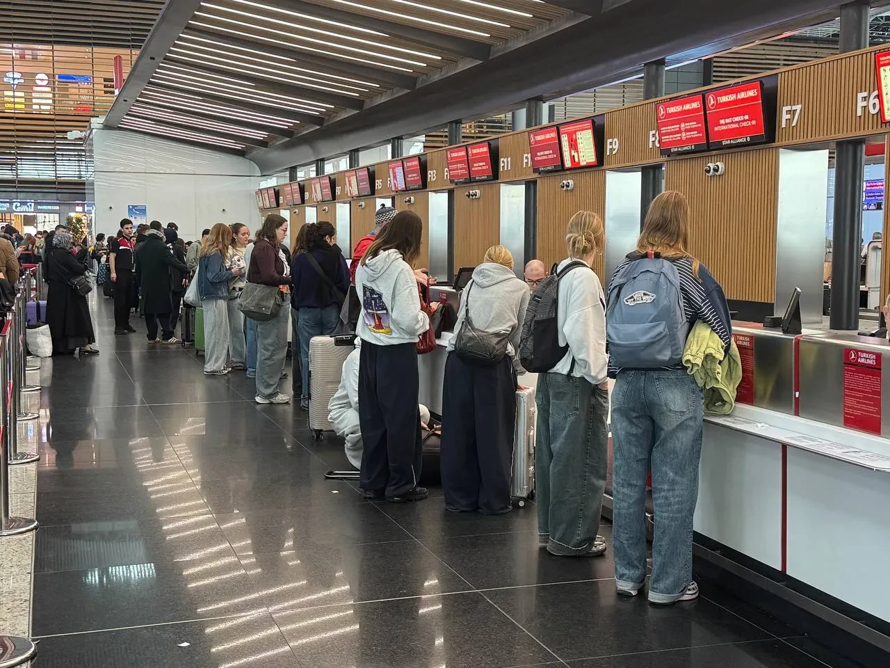 Ramazan Bayramı tatili göçü başladı! Vatandaşlar havalimanı ve otogarlara akın etti