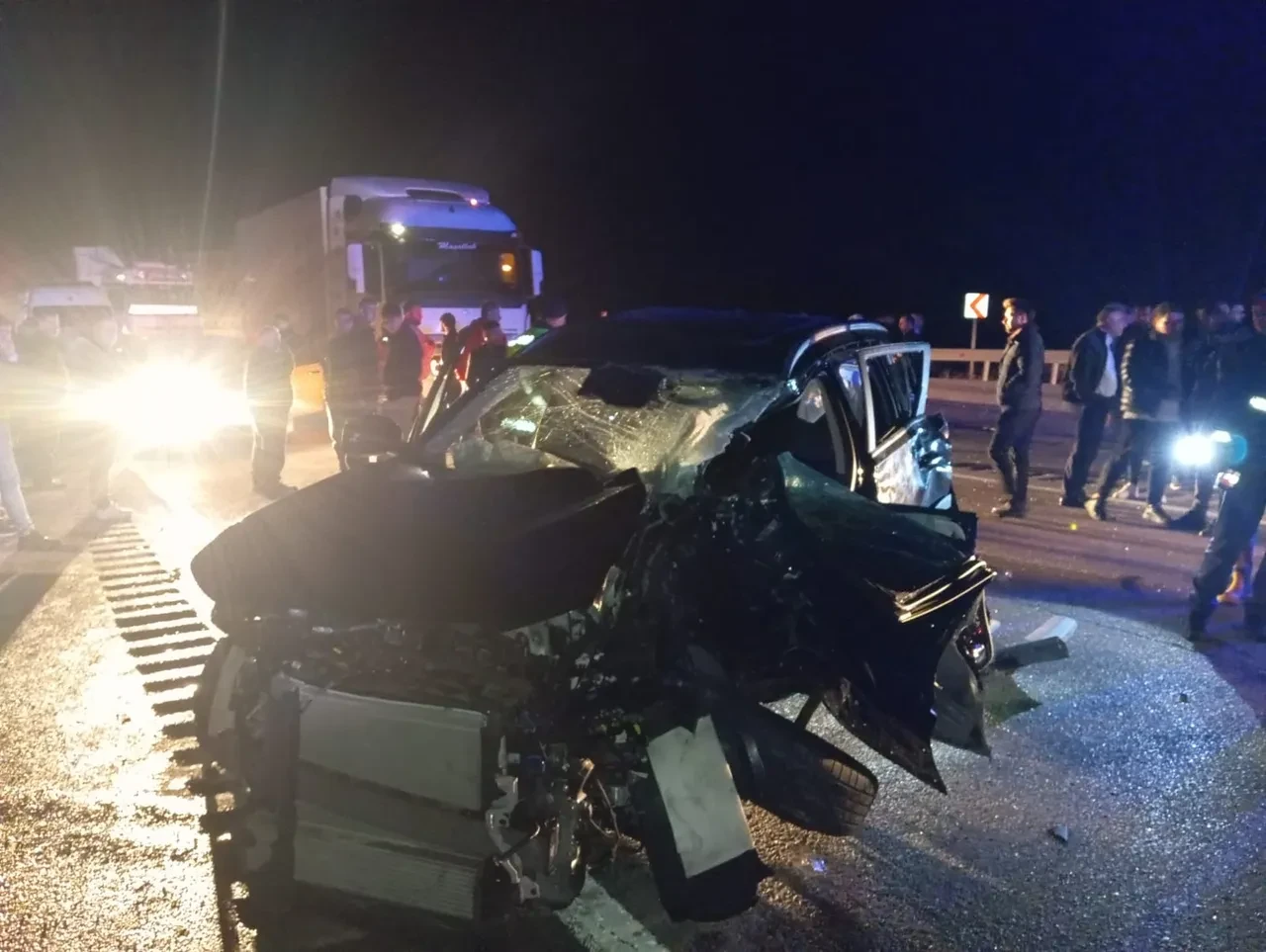 Sivas’ta trafik kazası: Otobüsle otomobil çarpıştı, 10 yaralı