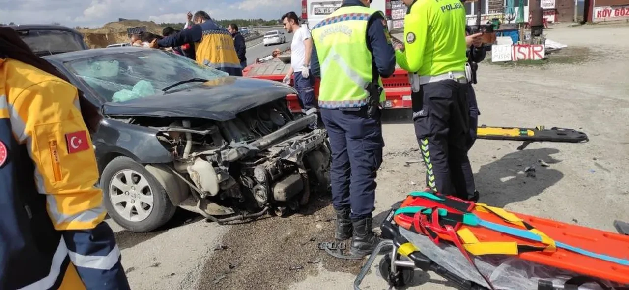 Bayram arifesinde kazalar peş peşe: Ölü ve yaralılar var!