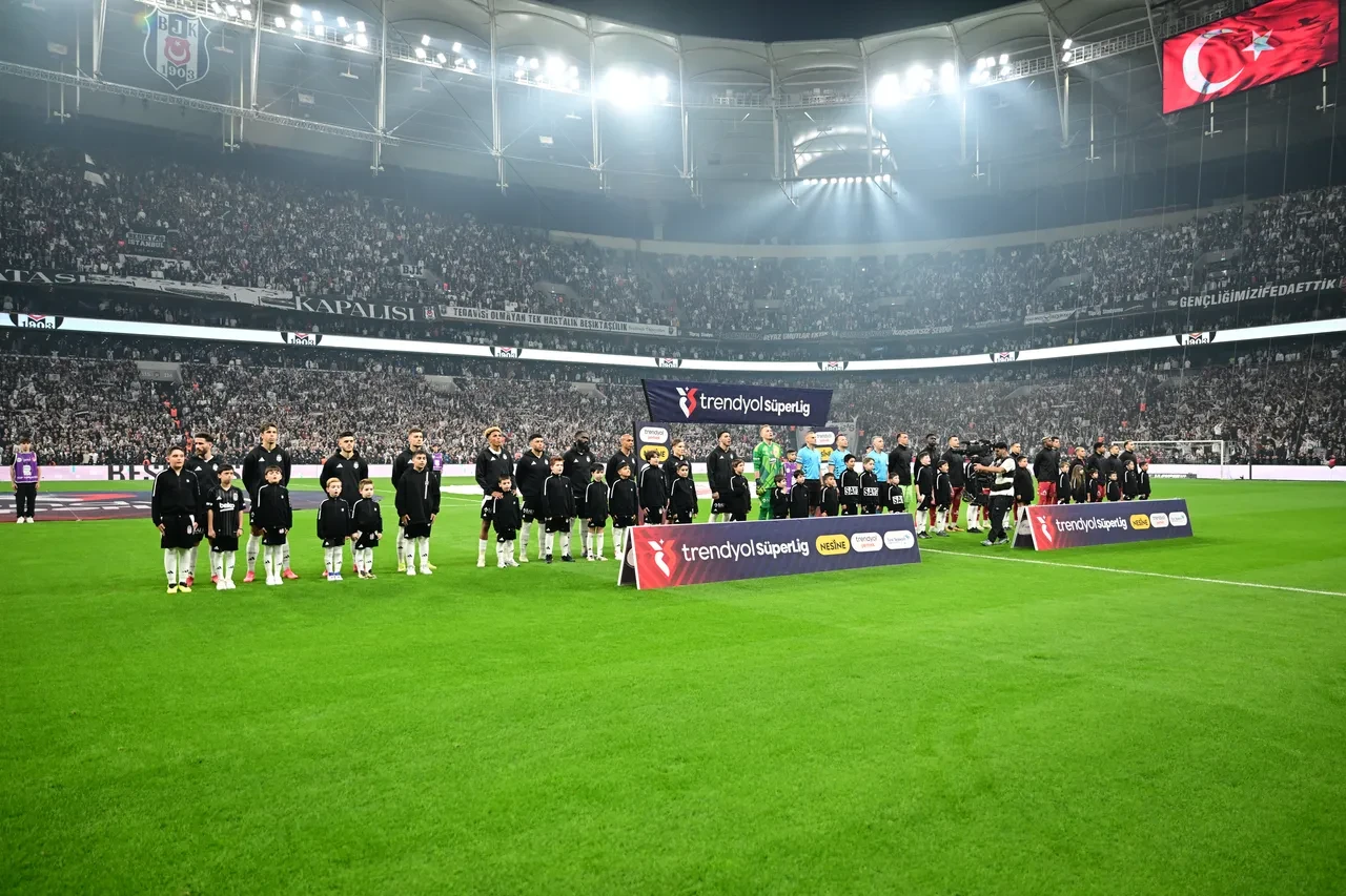Beşiktaş Galatasaray engelini 2-1 ile aştı! Yenilmez Galatasaray bu sezon ilk kez kaybetti