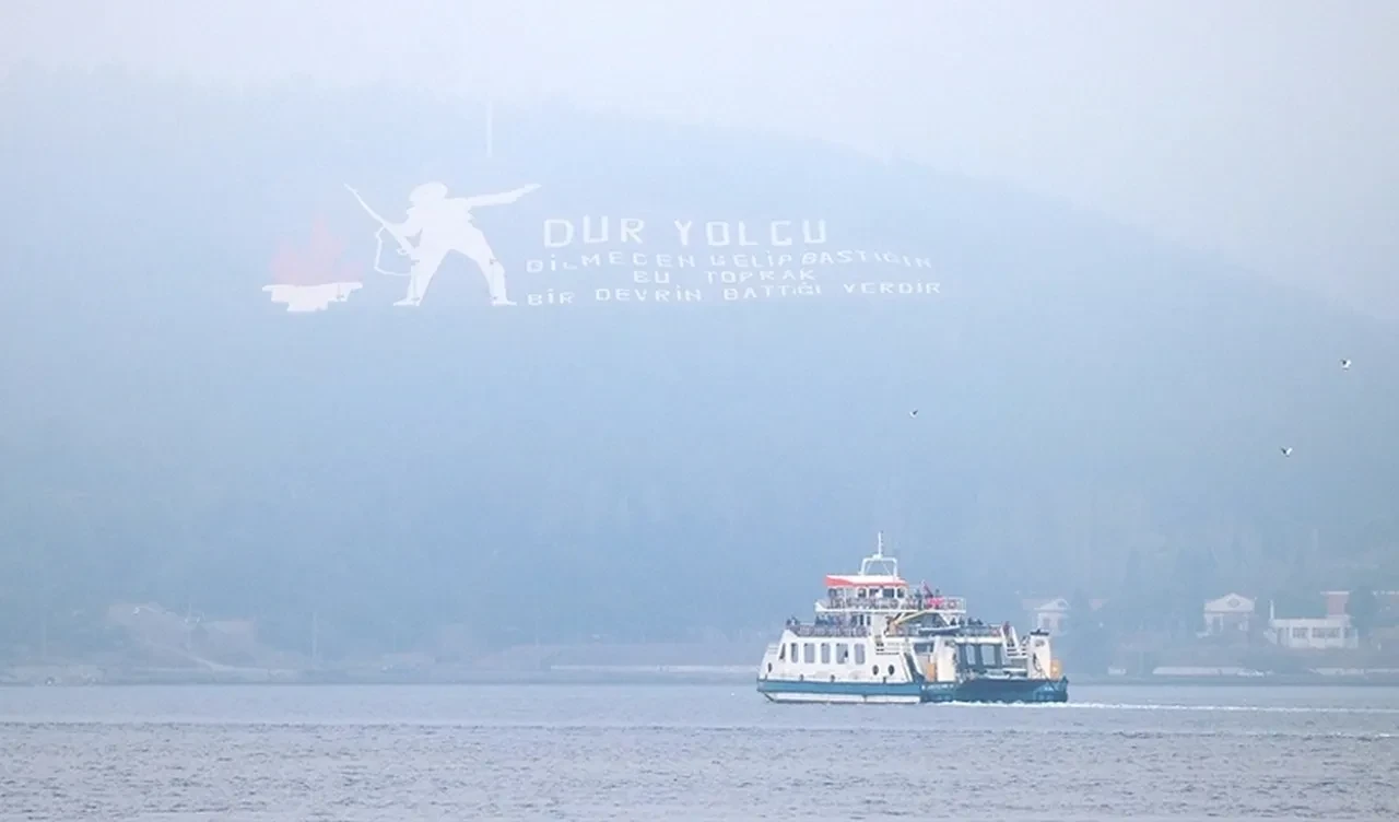 Çanakkale Boğazı’nda gemi trafiğine sis engeli!