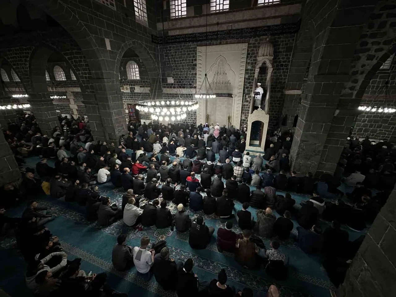 Sivas bayram namazı saat kaçta kılınacağı belli oldu! Ramazan Bayramı ilk günü 30 Mart 2025 Pazar günü idrak edilecek