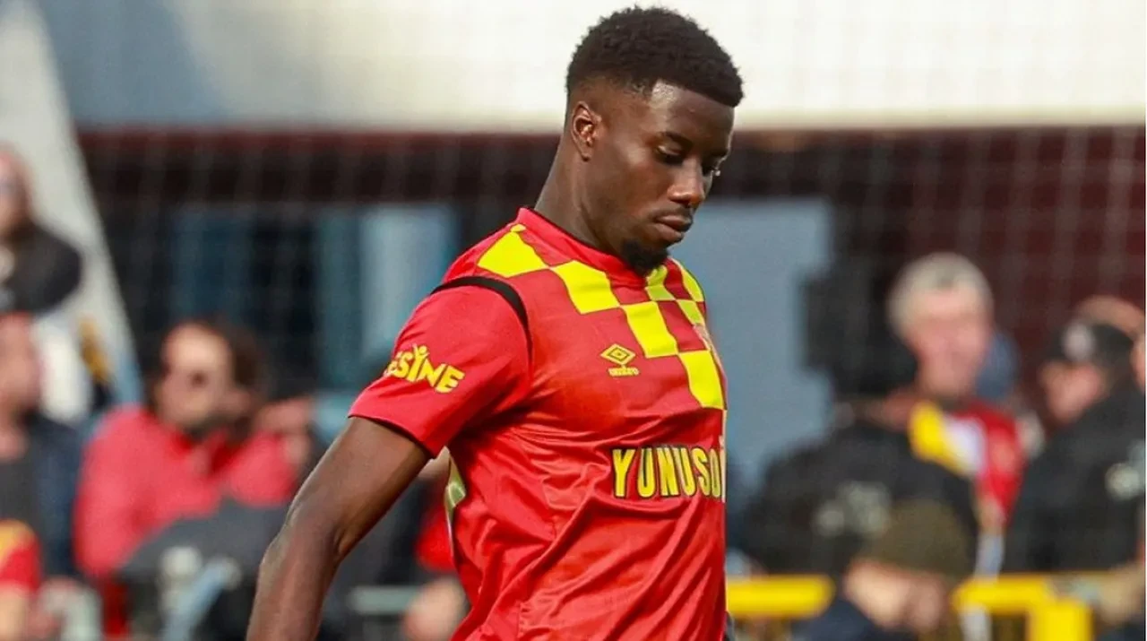 Carlos Cuesta saçbaş yoldurdu, gözler stopere çevrildi! Galatasaray için sürpriz 2 aday