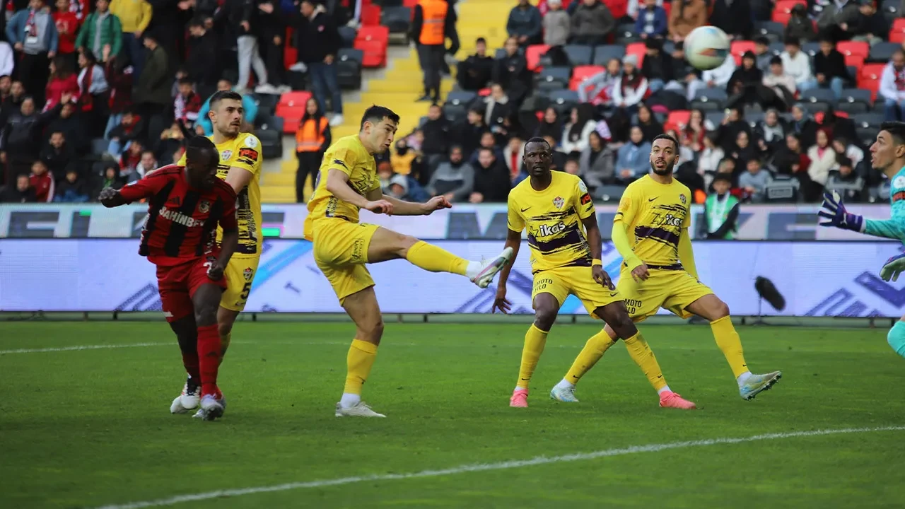 Eyüpspor deplasmanda kayıp! Gaziantep FK 3-1 mağlup etti