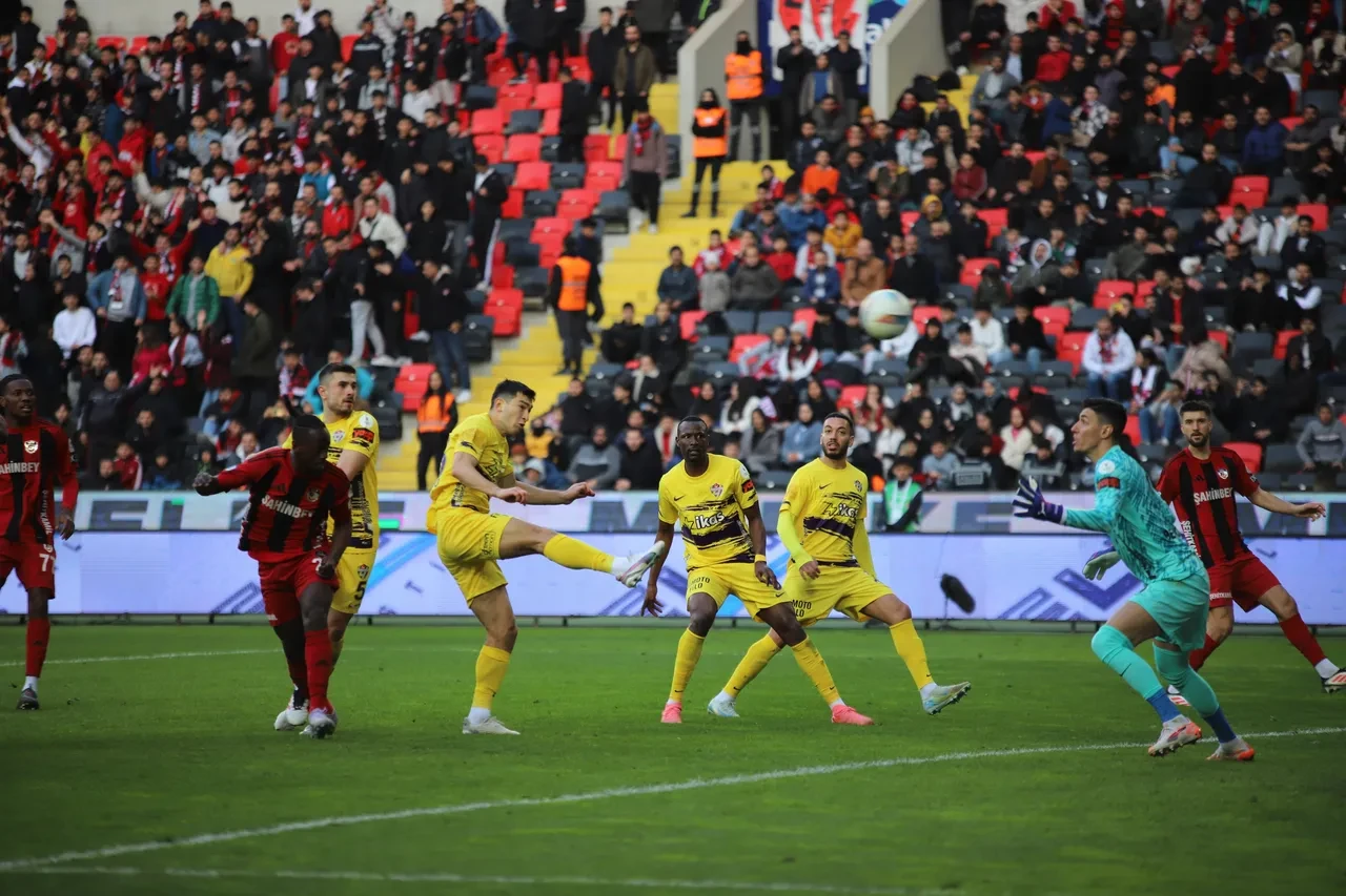 Eyüpspor deplasmanda kayıp! Gaziantep FK 3-1 mağlup etti