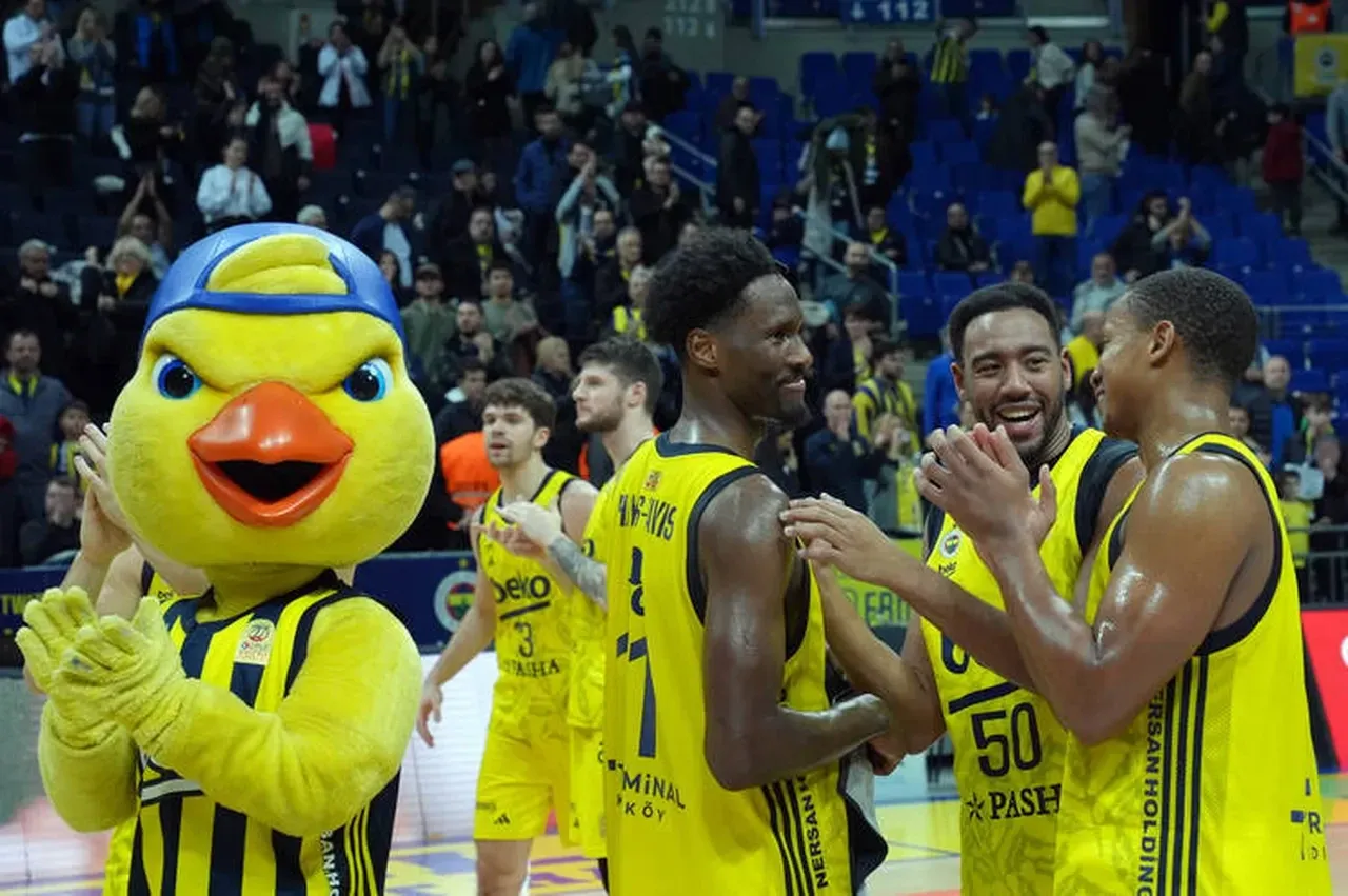 Fenerbahçe Beko maçı hangi kanalda, saat kaçta? Paris Basketbol ile karşı karşıya gelecek