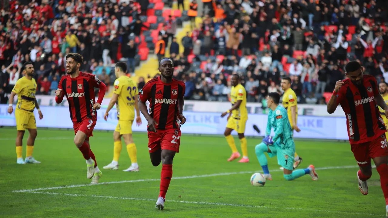 Gaziantep Eyüpspor maçı kaç kaç bitti? Selçuk İnan'ın öğrencileri Arda Turan'ın ekibini devirdi