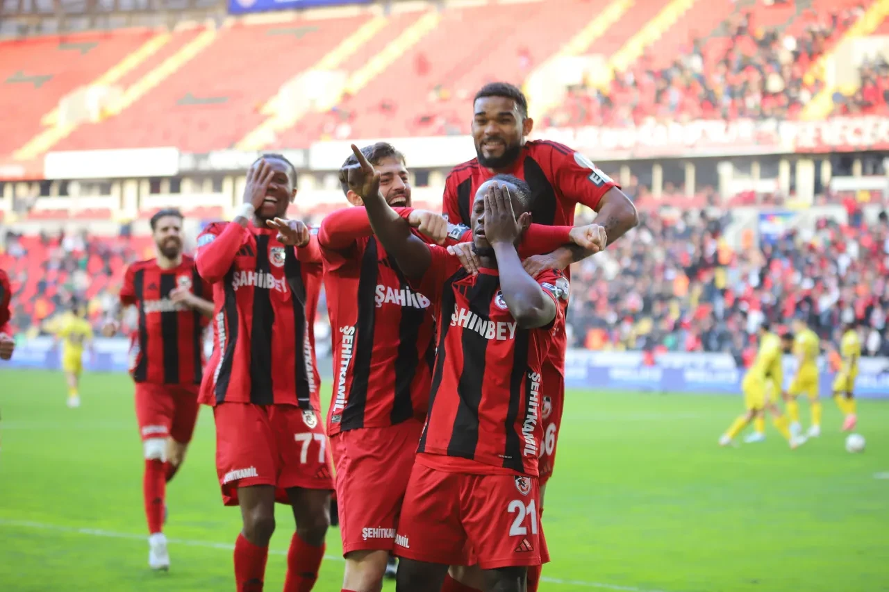 Gaziantep Eyüpspor maçı kaç kaç bitti? Selçuk İnan'ın öğrencileri Arda Turan'ın ekibini devirdi