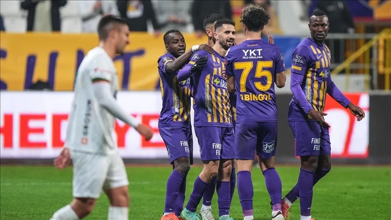 Gaziantep FK Eyüpspor canlı nereden izlenir? Karşılaşmada ilk düdük çaldı