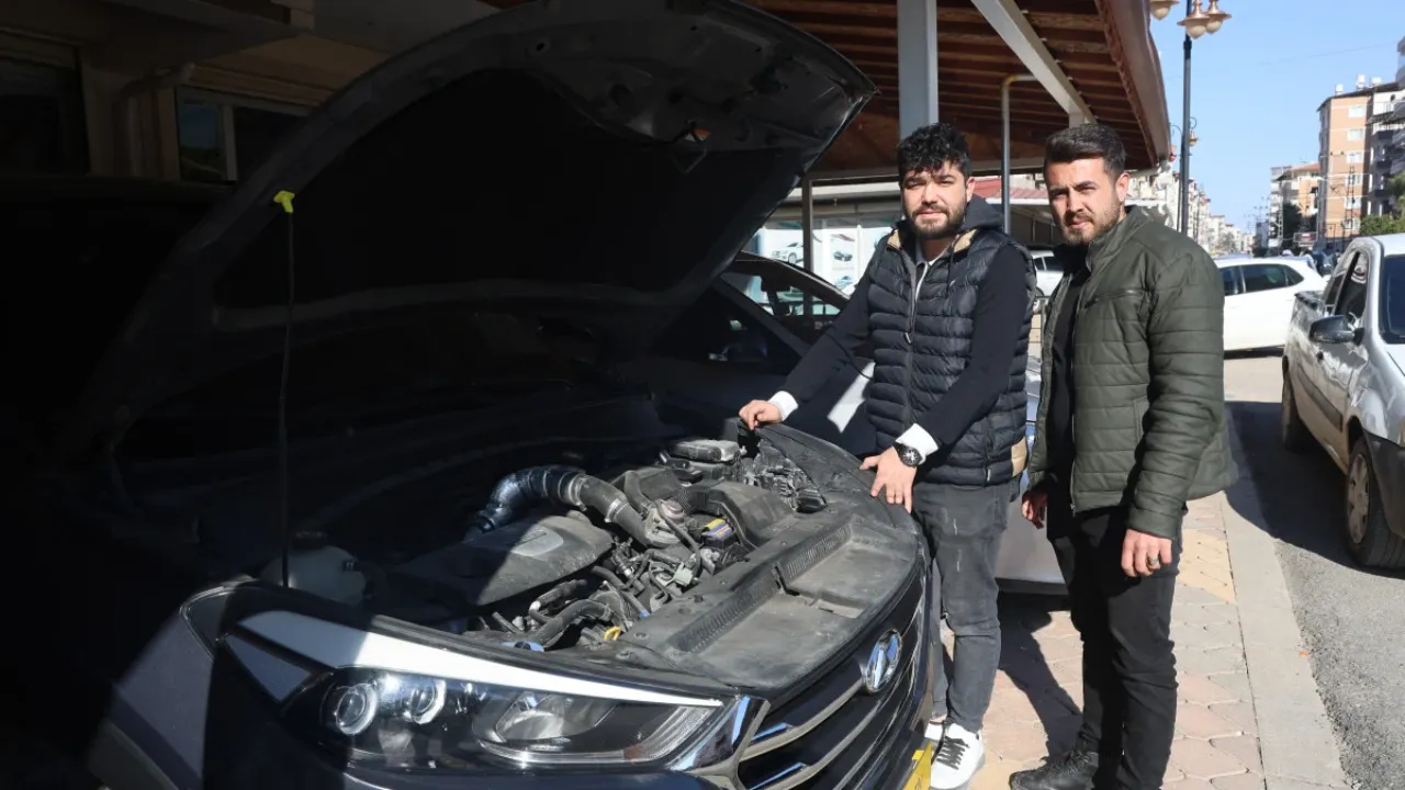 Hataylı galericilerin yüzü gülüyor! Suriyeliler araçlarını satıp gidiyor, piyasa düştü