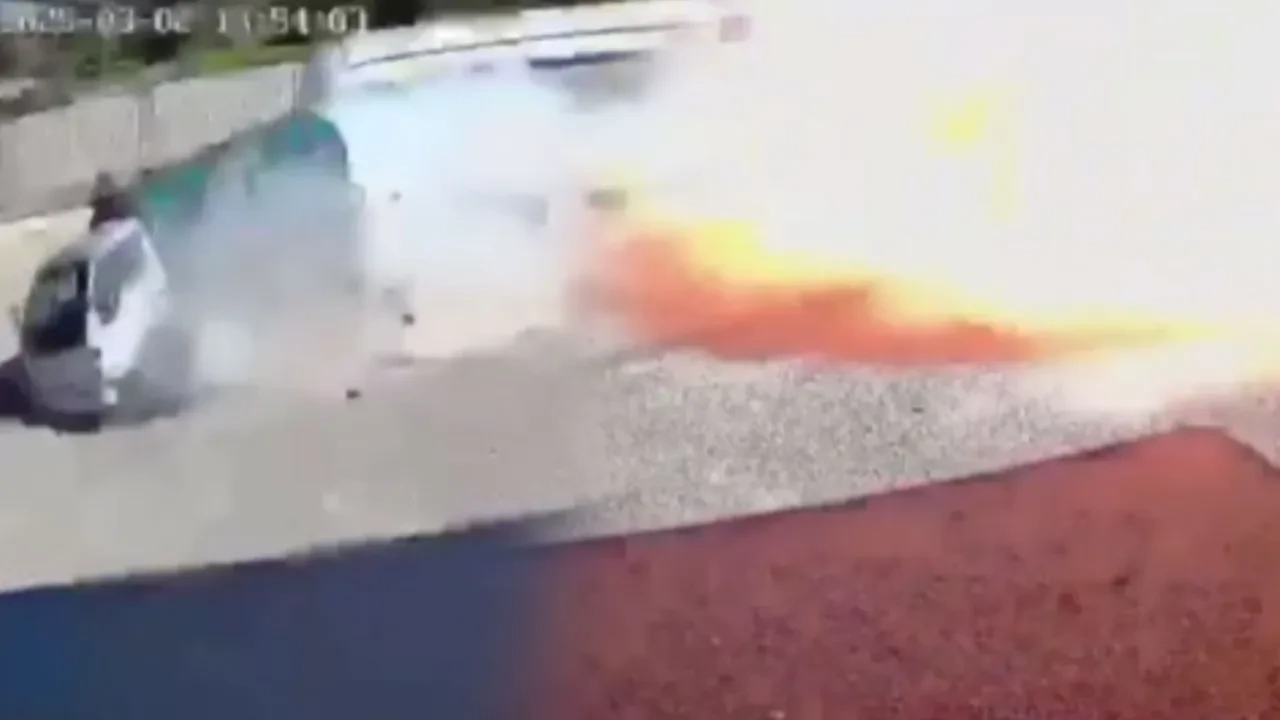Korkunç patlama! Gaz tankeri havaya uçtu: Ölü ve yaralılar var