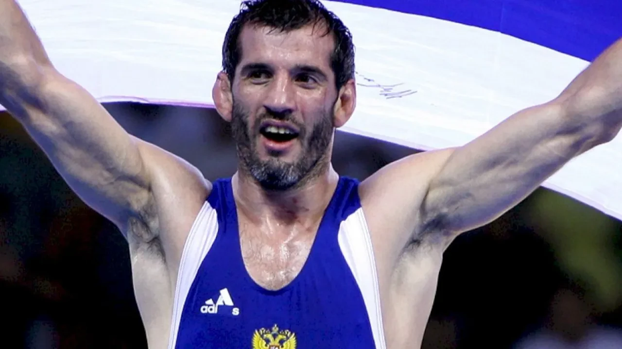 Üç Olimpiyat Altını kazanan Rus güreşçi Saitiev 49 yaşında vefat etti!