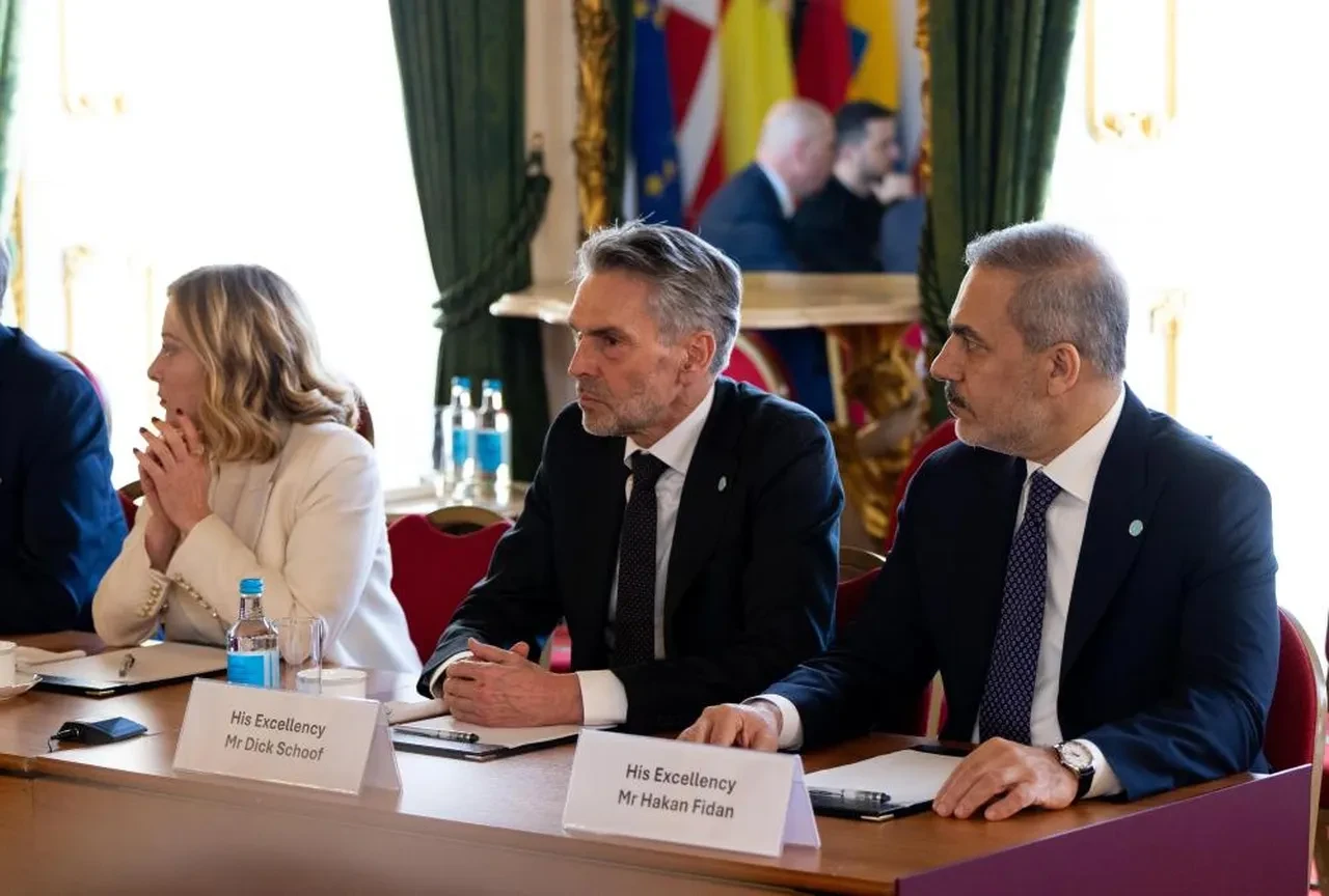 Ukrayna Zirvesi'nin ardından 'kısmi ateşkes' önerisi! Fransa ve İngiltere açıkladı, Rusya'nın cevabı merak konusu