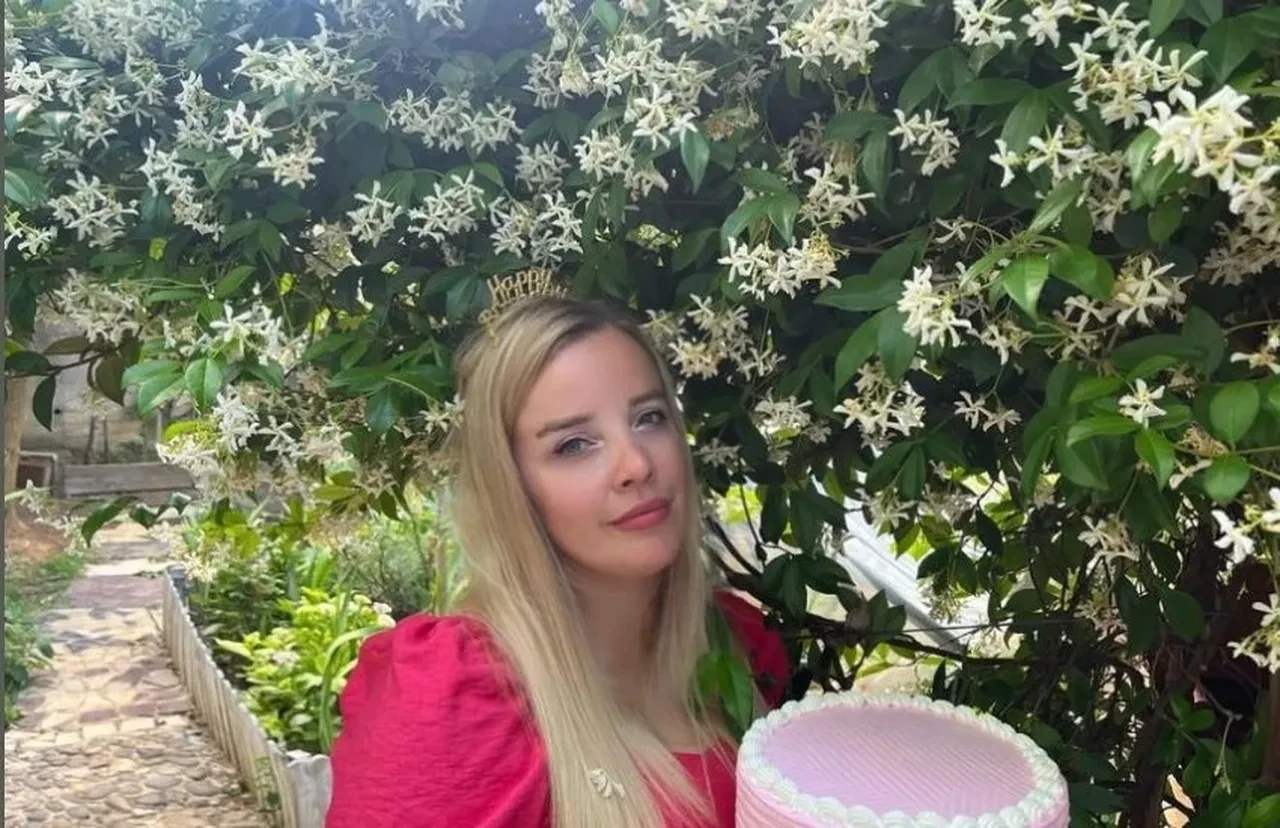 Ünlü yazar Merve Köken ölümden döndü! Dövme sildirmek için gitti, kabusu yaşadı